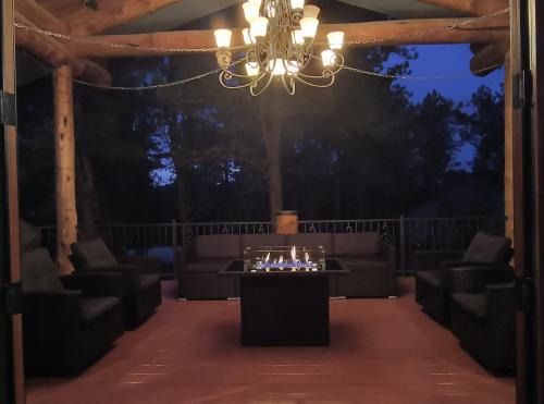 Custer House | Cherry on top lodge
