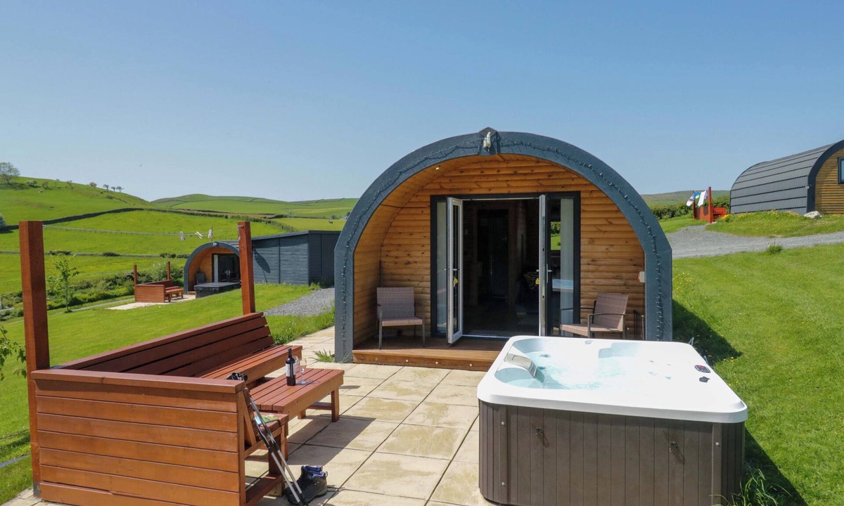 Newland Near Ulverston Cottage | CHERRY, pet friendly, character holiday cottage in Ulverston