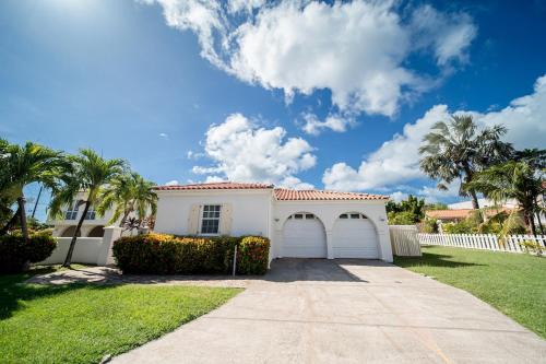 Lance aux Epines Villa | Cherrylsville