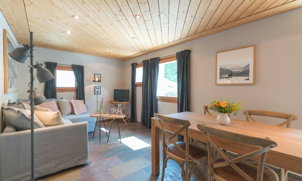 Sils-Maria Apartment | Chesa Survival 4 – Plenty of Space & Comfort in the Heart of the Village
