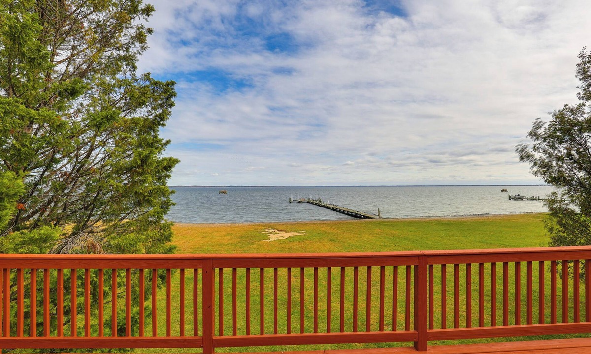 Stevensville Cottage | Chesapeake Bay Views & Private Deck: Cozy Cottage
