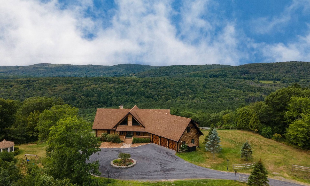 Hillsdale Cabin | Chester by AvantStay | Amazing Views, Secluded Home, A True City Escape!