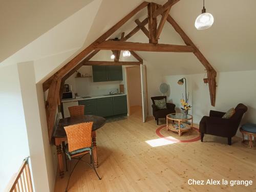 Saint-Brieuc-des-Iffs Apartment | Chez Alex, La Grange