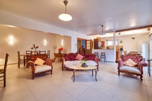 Brezins House | Chez Emile
