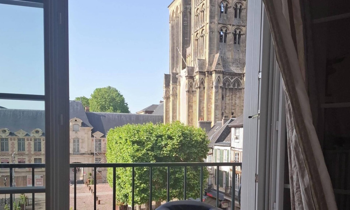 Lisieux House | Chez FLORA D