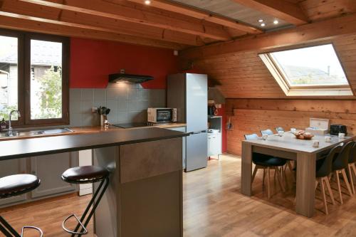 Saint-Pierre-d'Albigny Apartment | Chez Fred 201 - Parking Wifi