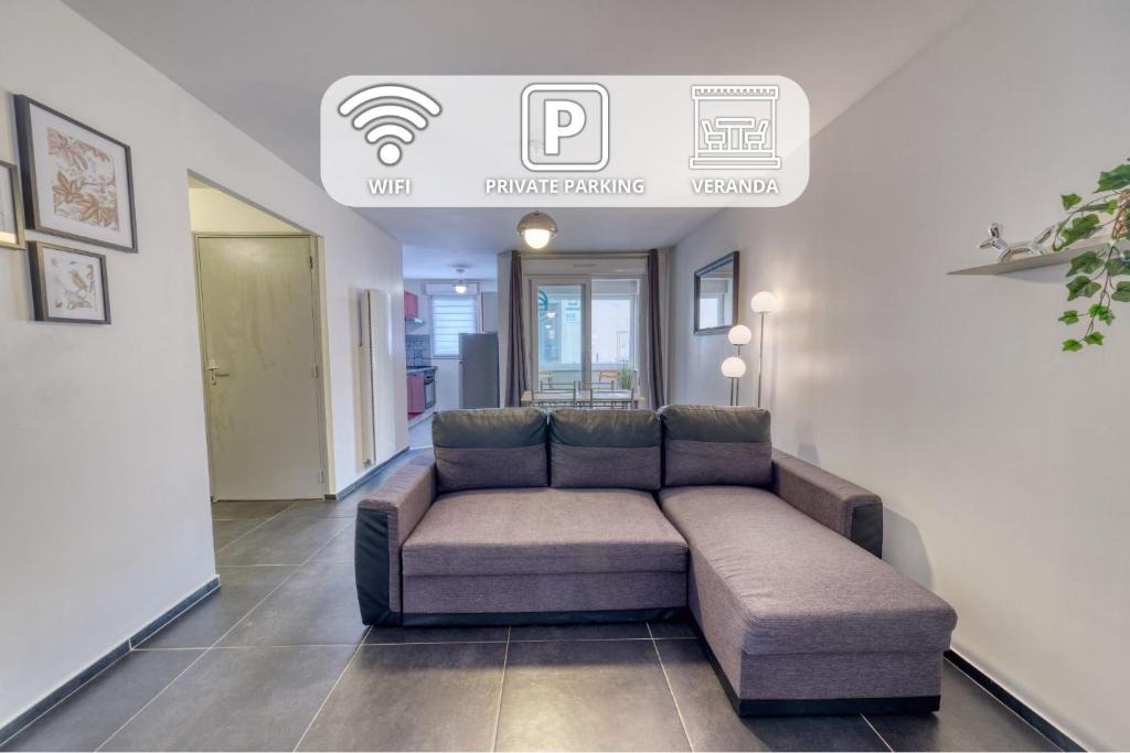 Reims Apartment | Chez Lecomte - Parking