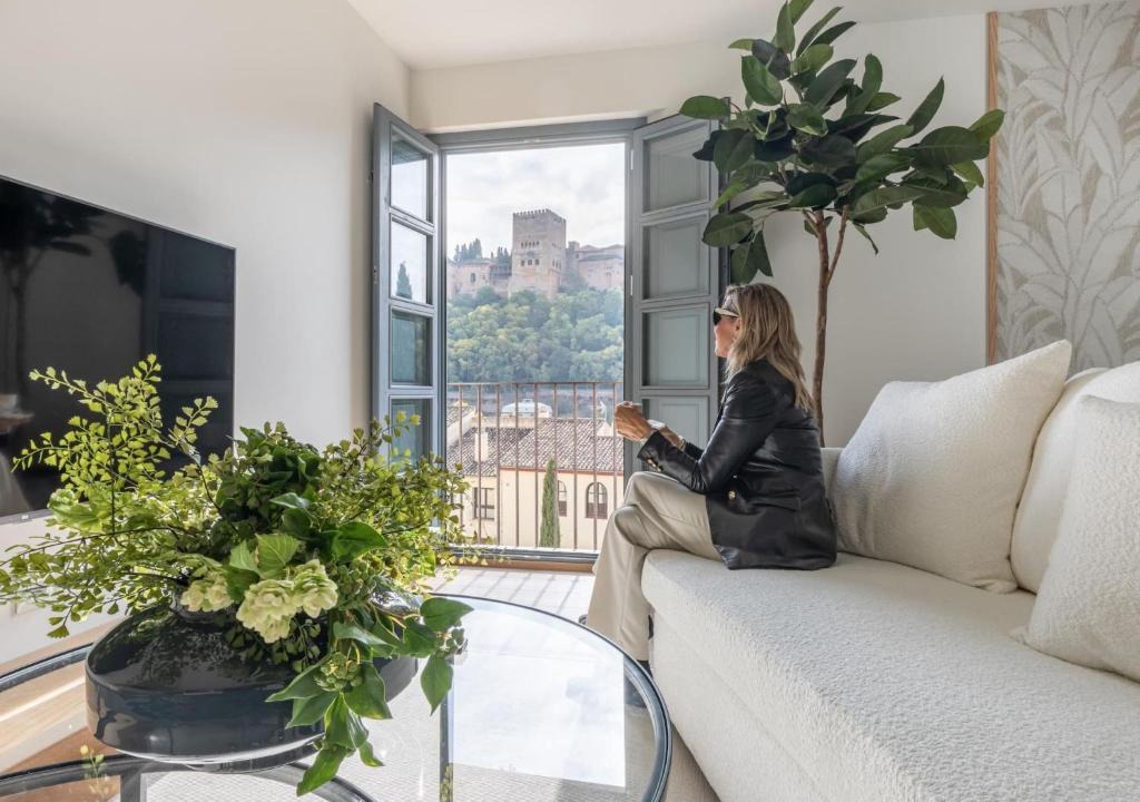 San Pedro Apartment | ChezmoiHomes Alhambra Dream