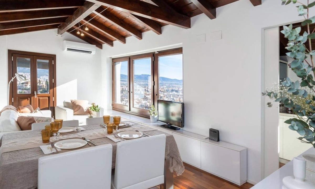 Albaicin Ski Chalet | ChezmoiHomes Carmen de los Remedios