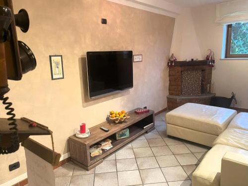 Mologno Apartment | Chiara House