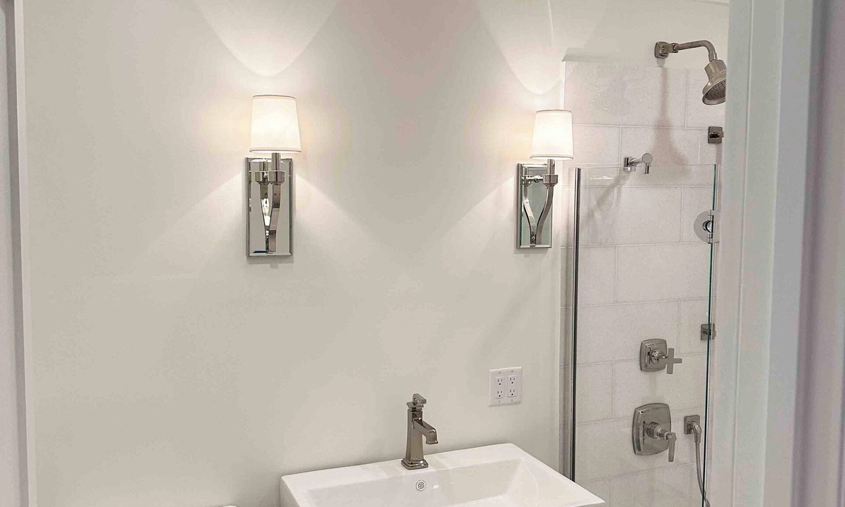 Yankee Hill Apartment | Chic 1-bdrm Corporate Penthouse condo in historic hotel. Lake Michigan views