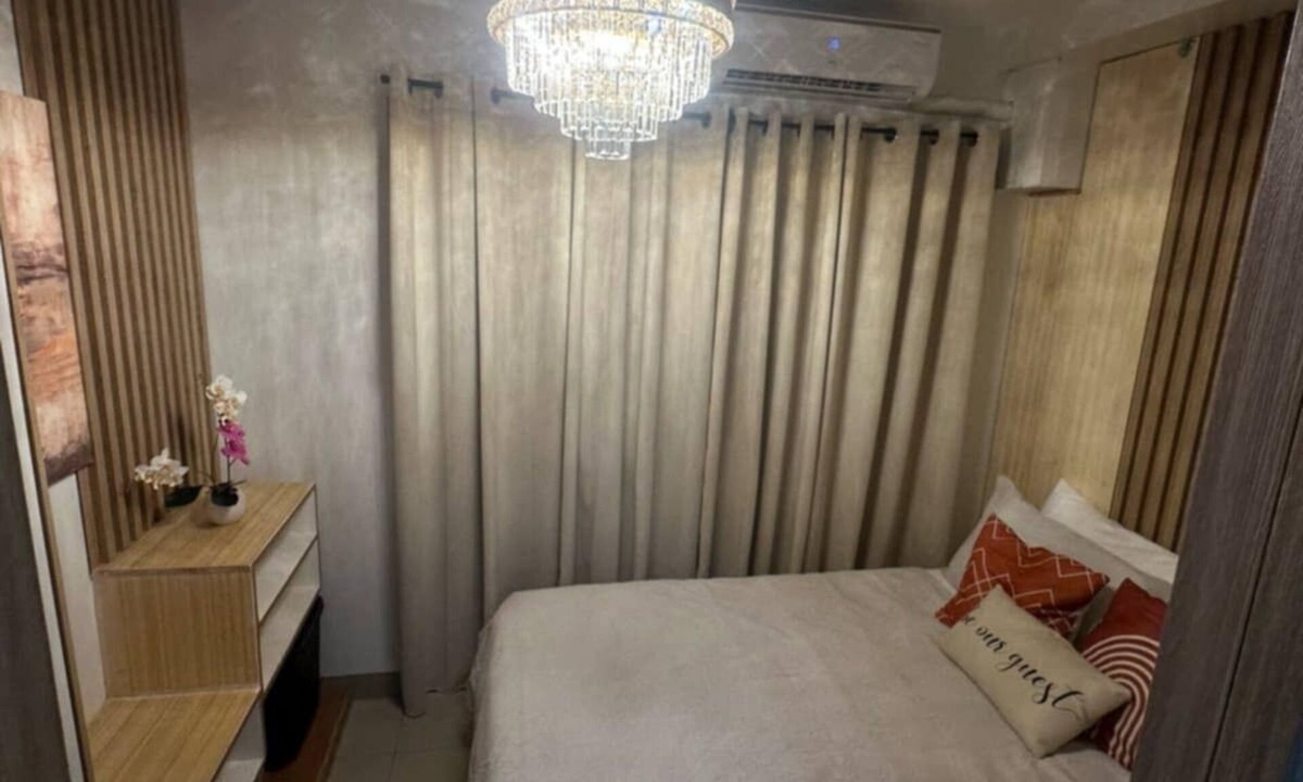 Barangay 76 Apartment | Chic 1-bedroom apartment in brilliant Pasay with WiFi, AC