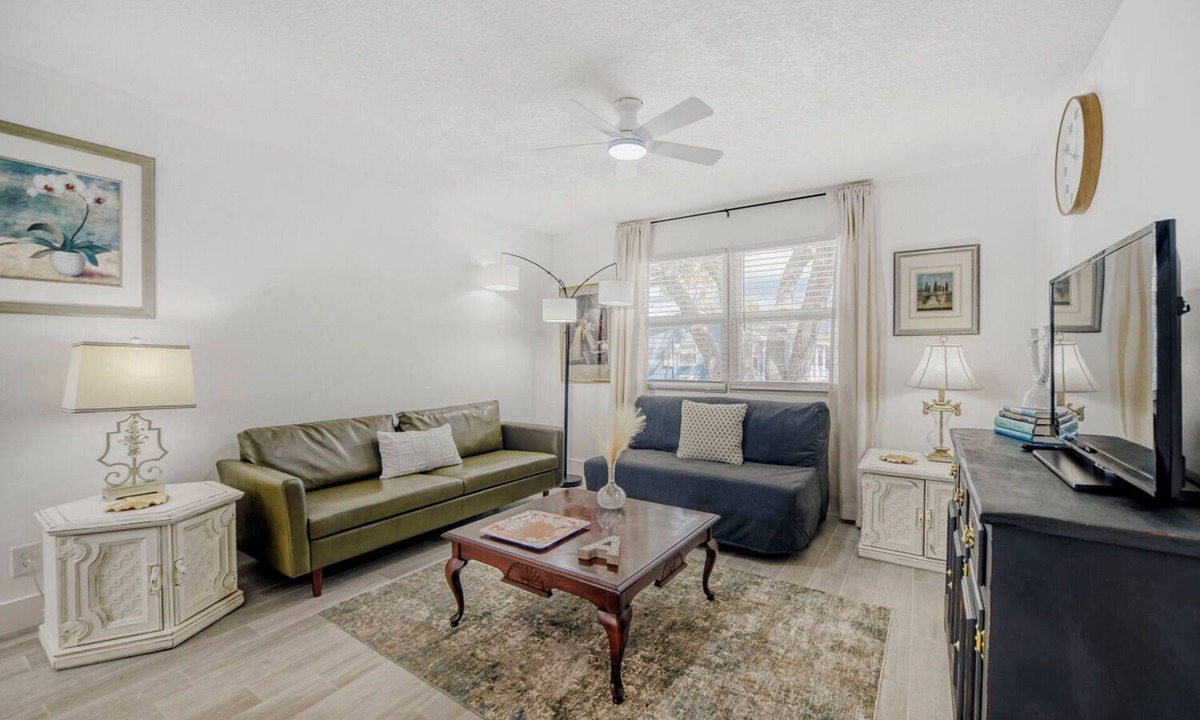 Varnum Park Apartment | Chic 2BR Apt - Wifi + Parking/Near EGAD & Beaches