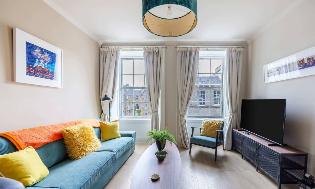 West End Apartment | Chic 2BR West End Edinburgh - Walk to Castle