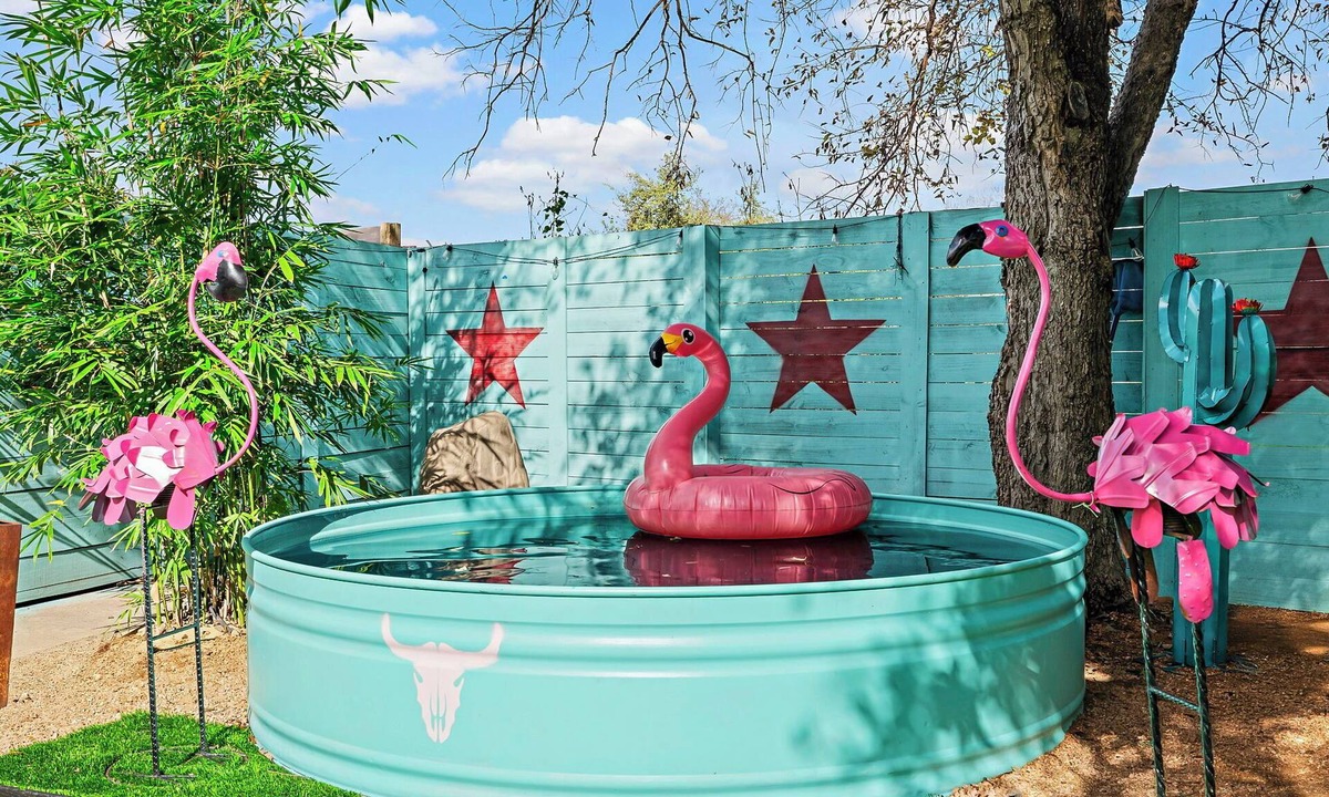 Montopolis House | Chic 4BR Austin Retreat w/Cowboy Pool, Hot Tub & Sauna — Near Downtown