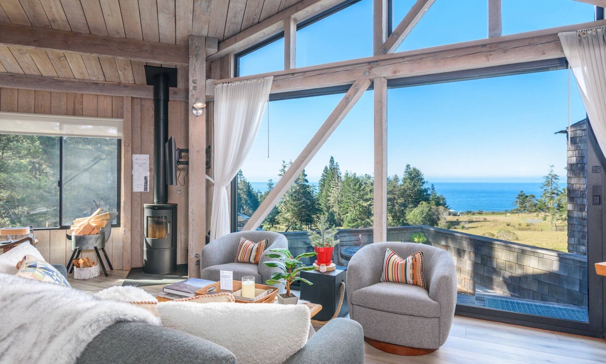 Sea Ranch Cottage | Chic and Modern Loft Home in Desirable Sea Ranch! Walk to the Beach and Trails