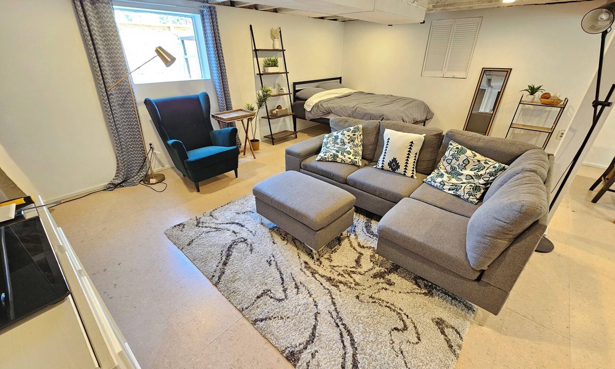 Judkins Park Apartment | Chic Basement in Seattle - Very Close to I-90