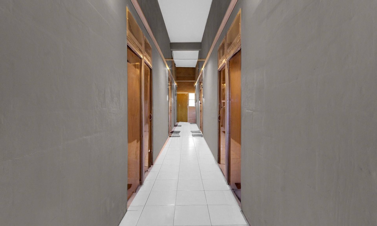 Semarang Utara House | Chic Deluxe Twin Comfort Stay w/Free Wifi