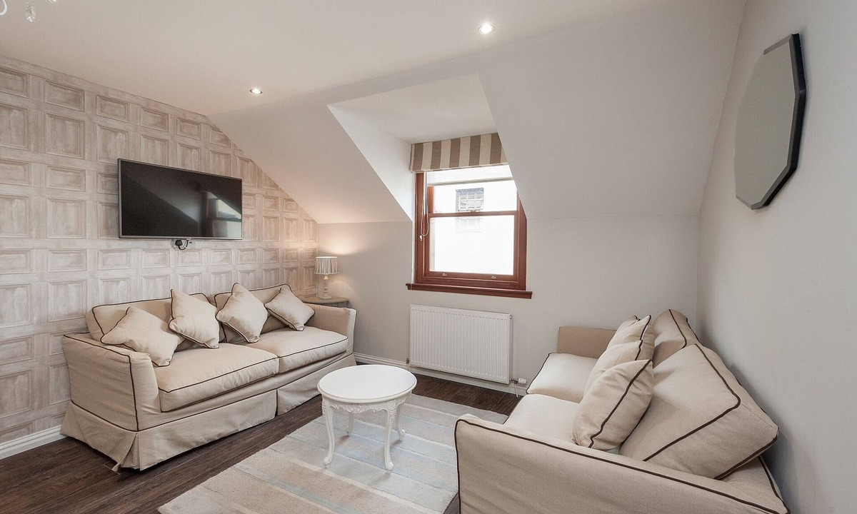 New Town Apartment | Chic Designed Themed Apartment In The Edinburgh City Centre