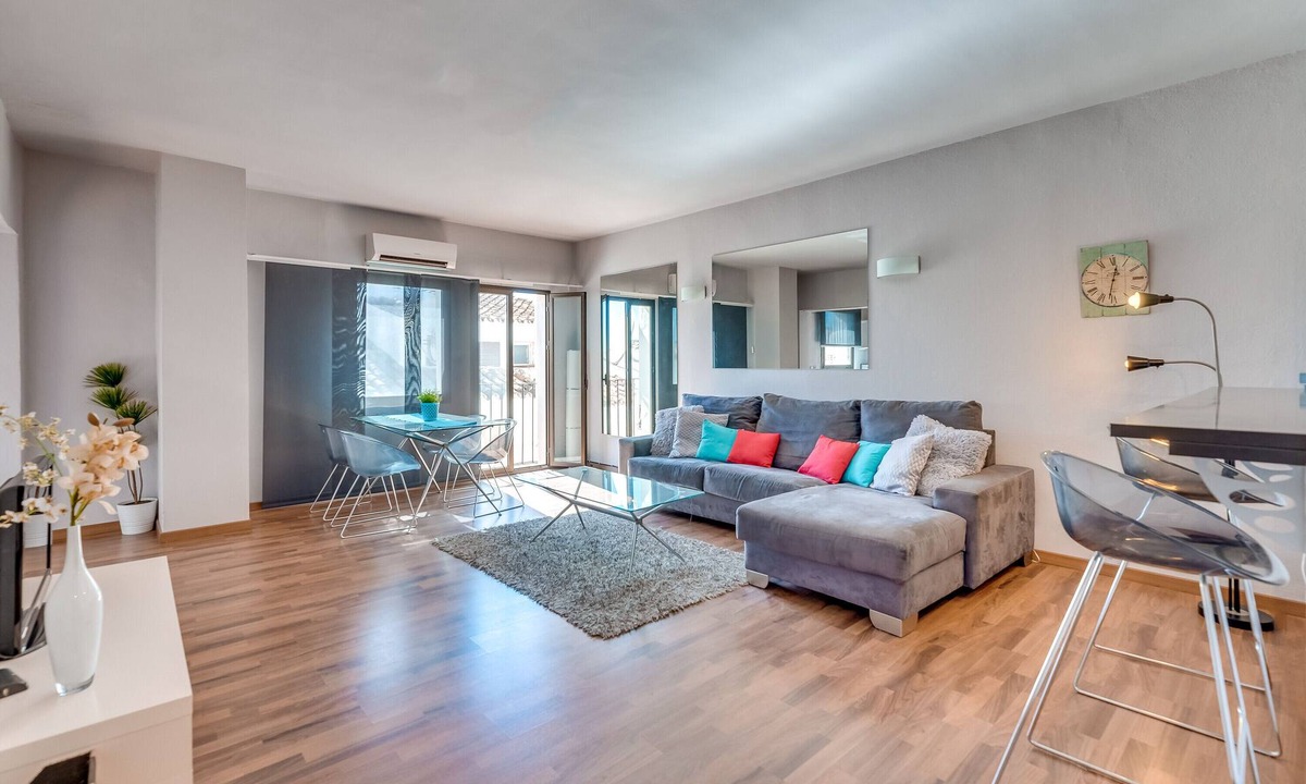 Puerto Banus Apartment | 'Chic Designer' Apartment with Sea Views, Wi-Fi and Air Conditioning
