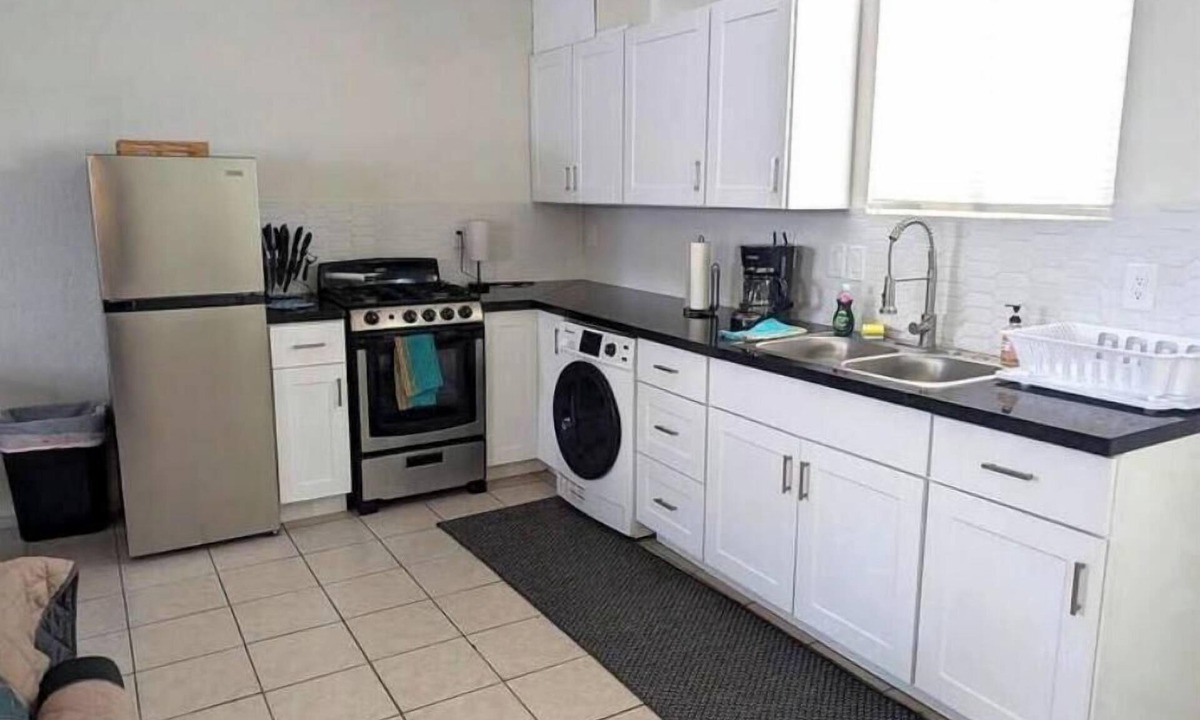 Albuquerque Apartment | Chic Downtown Apart w/King Bed & In-Unit Laundry