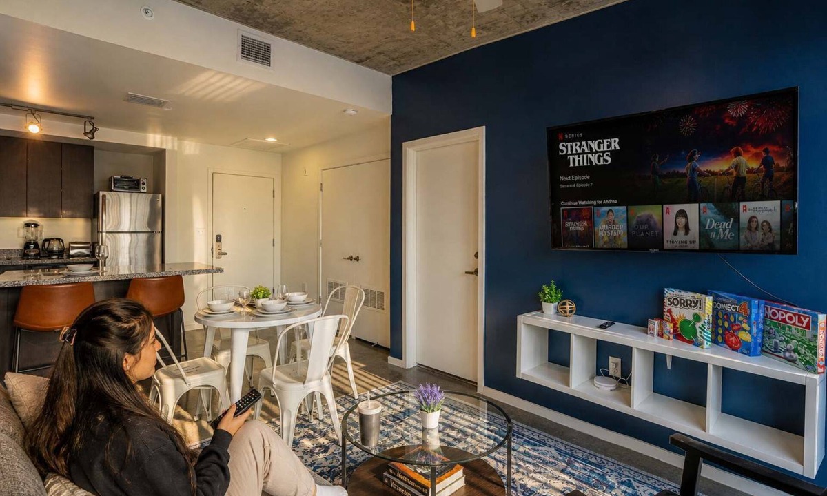 Evans Churchill Apartment | Chic Downtown Phoenix Gem w/Scenic Balcony & Park