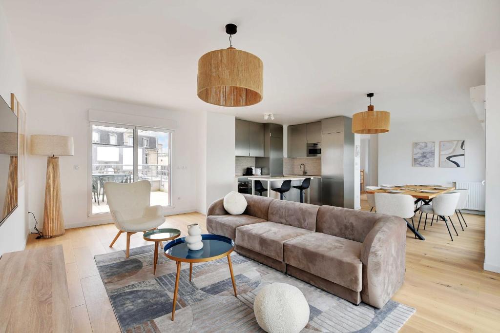 Le Bois Porte de Nogent Apartment | Chic Duplex with Rooftop -3BD-6P- Nogent-sur-Marne