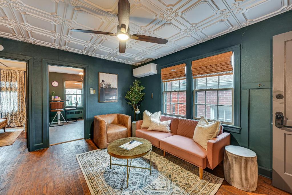 Elizabethtown Apartment | Chic Elizabethtown Apartment: Walk to Downtown!