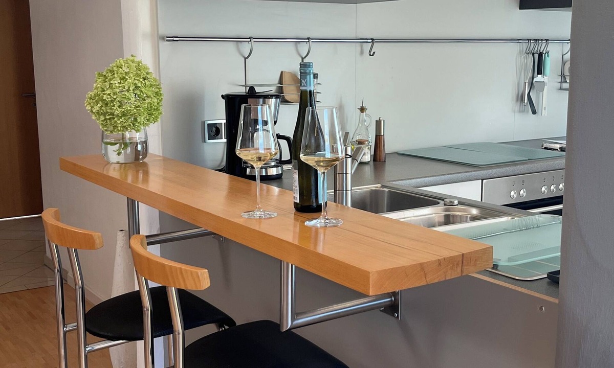 Obernburg Apartment | Chic gallery apartment also available for longer stays of 3-6 months