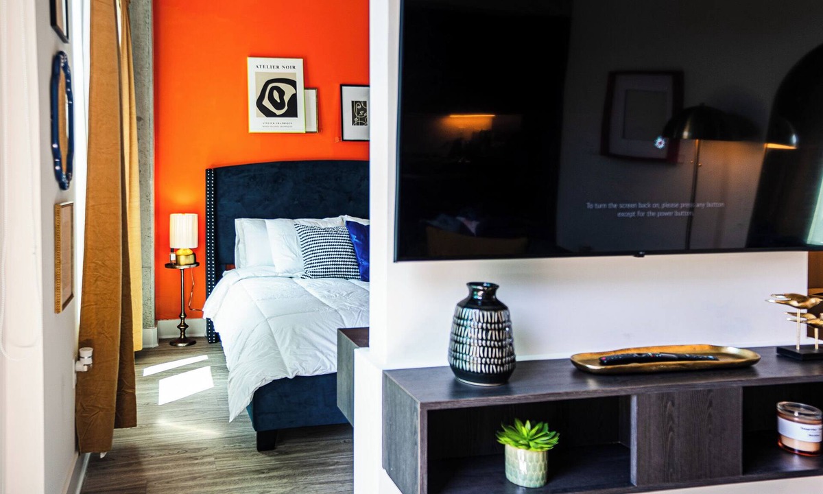 Channel District Apartment | Chic King Balcony Studio in Channelside with Pool and FREE Parking