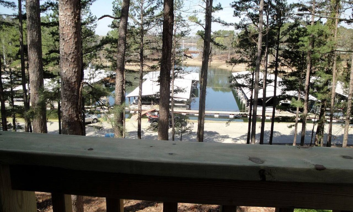 Mount Ida Cottage | Chic Lakefront Cottage with Hot-Tub Perfect for Water Activities in Mount Ida, Arkansas