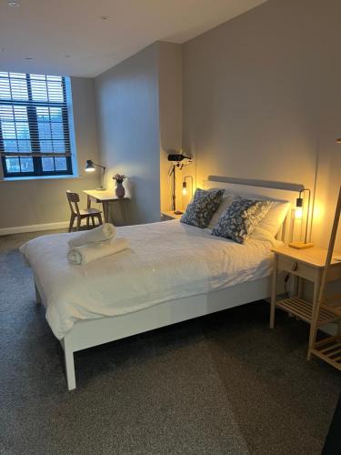 Halifax House | Chic Mill conversion beside Piece Hall & Eureka!