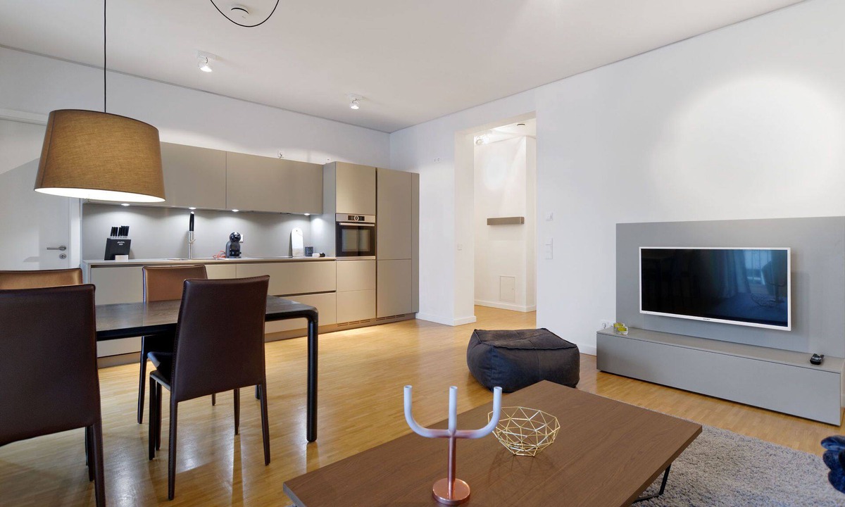 West Berlin Centre Apartment | chic! & modern! + designer furniture + city centre