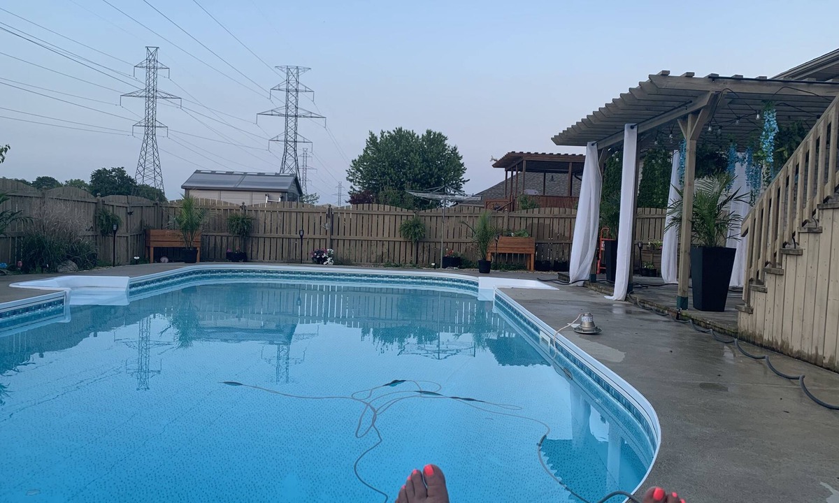 Tilbury House | Chic, oasis 5BR with in ground Pool Hot Tub, Magical Yard—Perfect for Any Stay