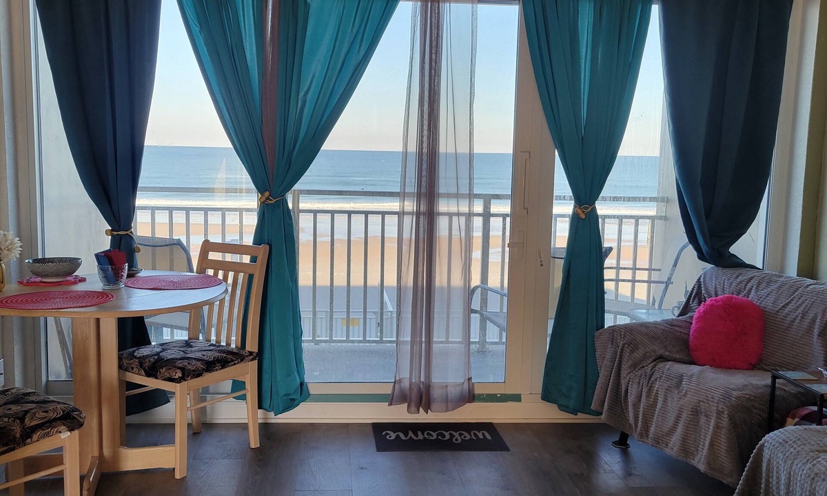 Marshall Park Apartment | Chic Ocean-Front Studio Condo w/balcony, by the beach & fun attractions