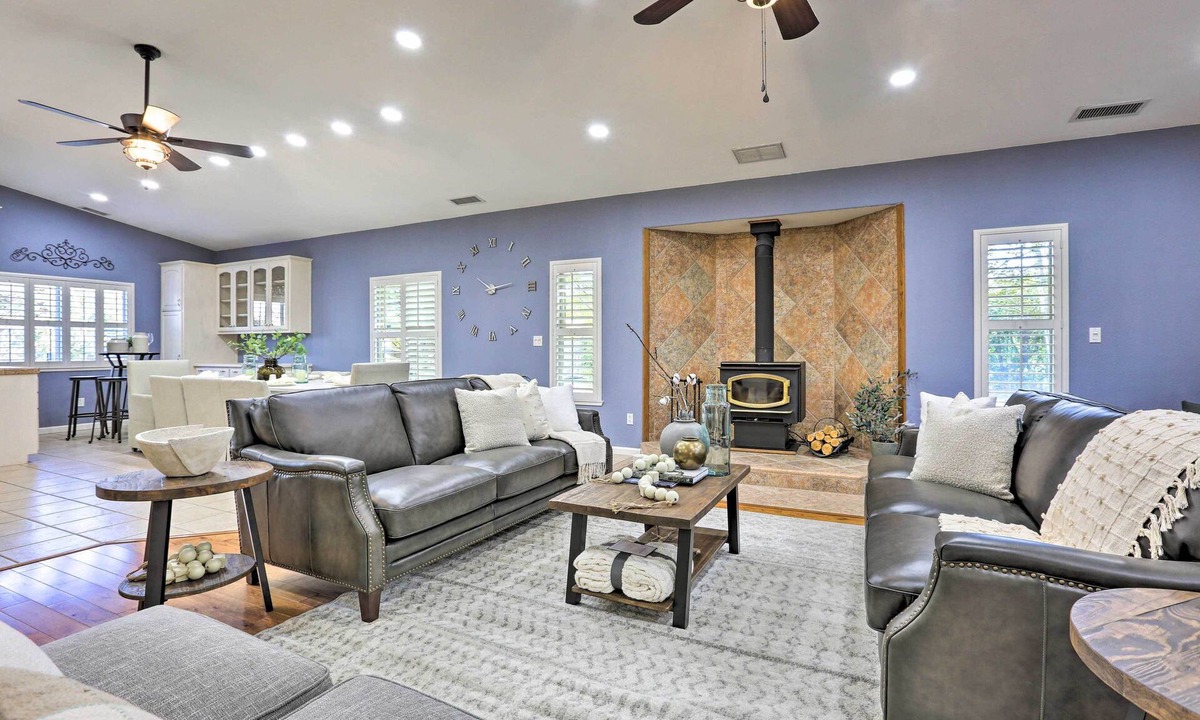 Winters House | Chic Ranch-Style Home on 33-Acre Walnut Ranch