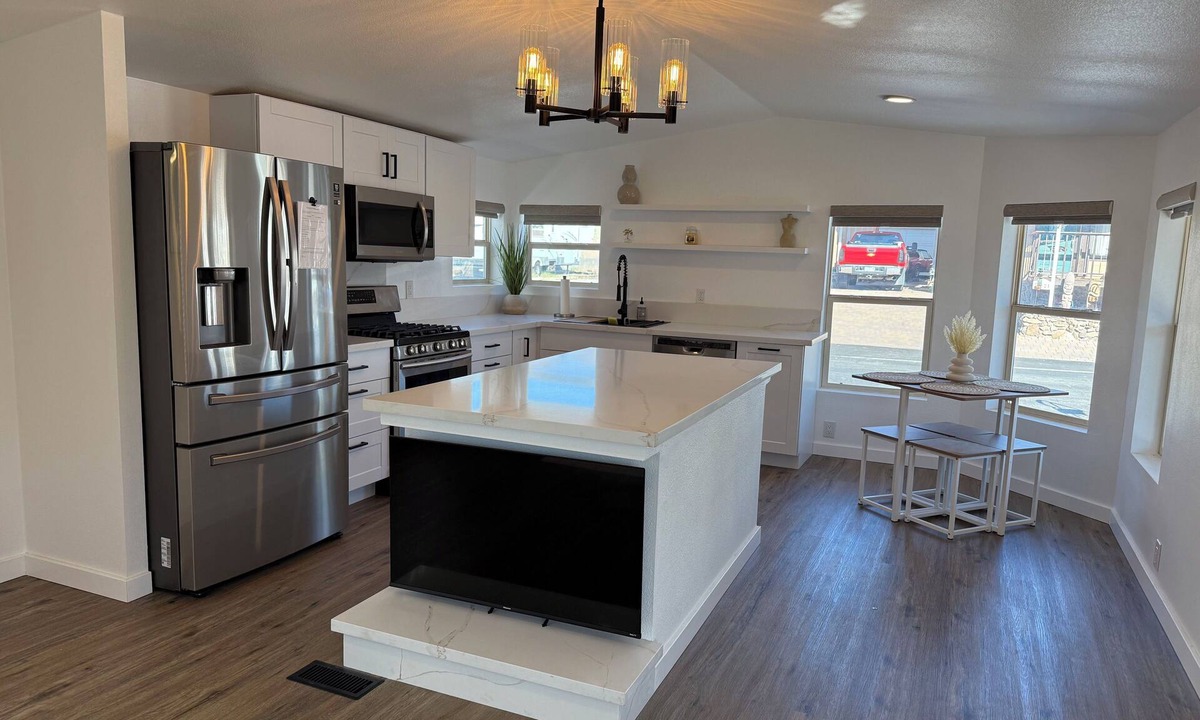 Cienega Springs House | Chic River Stay