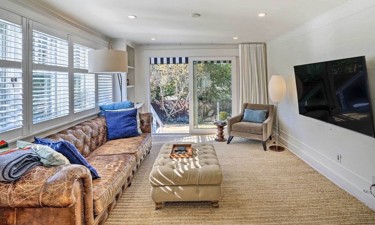 Queen Anne House | Chic Seattle Home w/ Hot Tub, Close to Dtwn!