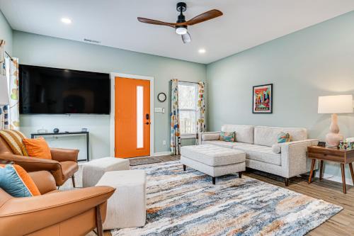 Indianapolis House | Chic ‘SoBro Charmer’ w/Covered Porch!
