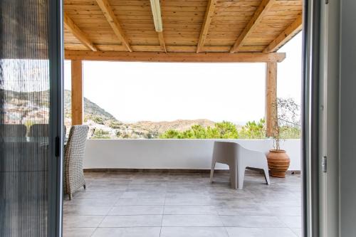 Rodhia Apartment | Chic & Spacious House in Rodia Heraklion