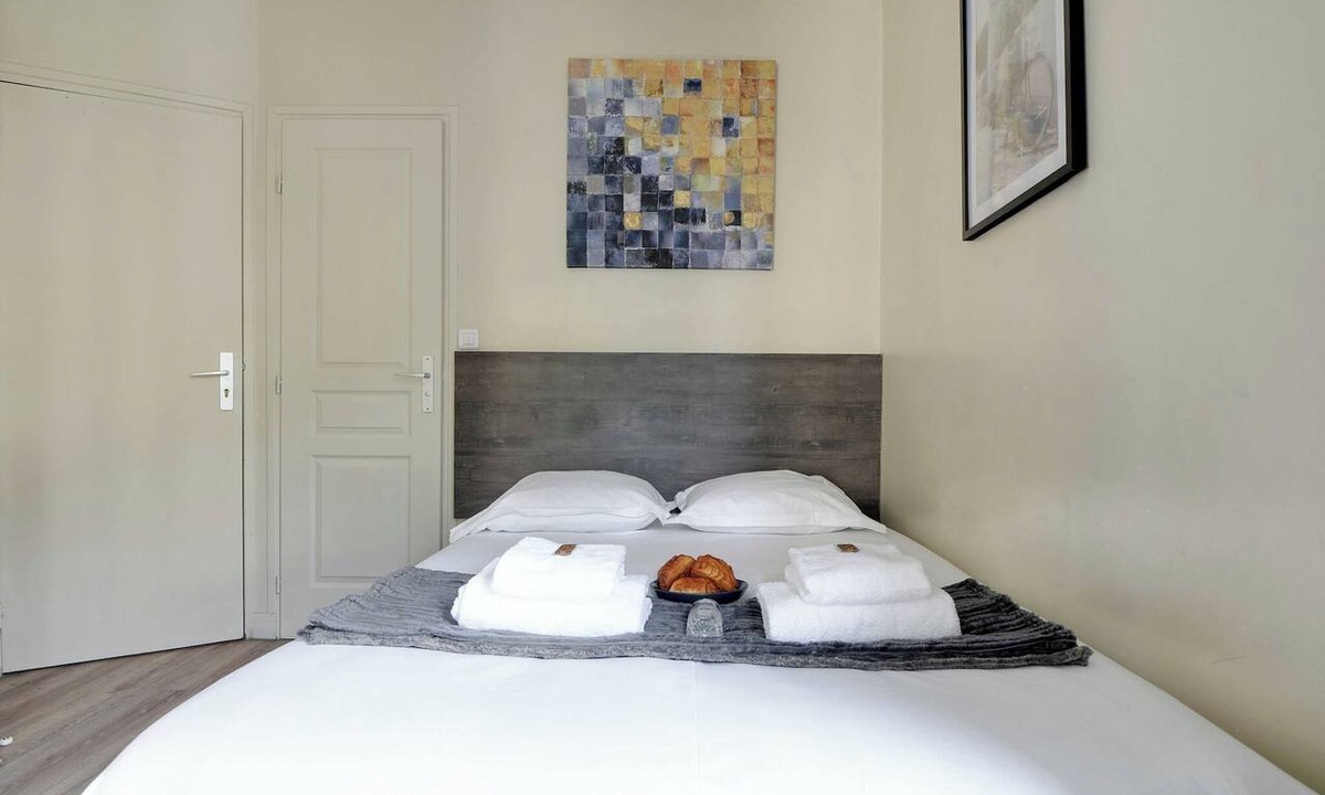 Porte-Saint-Martin Apartment | Chic Studio - 2P - Porte Saint-Martin