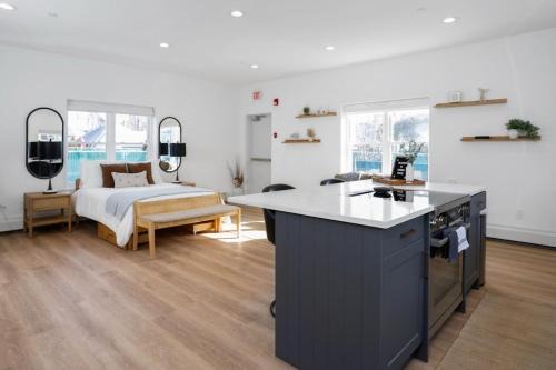 Stamford Apartment | Chic Studio Close to Harbor Point