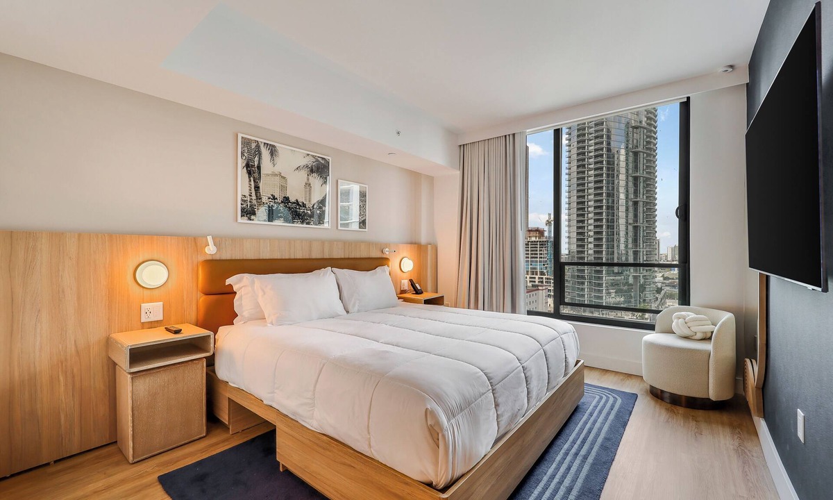 Downtown Miami Apartment | Chic studio in Downtown with Gym and Pool