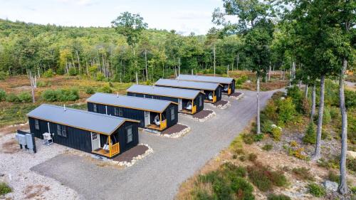 North Sebago Villa | CHICKADEE LIMIT 4