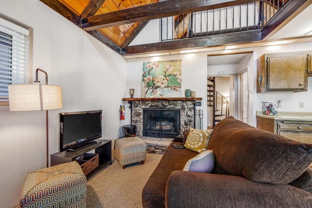 Sugarloaf Hotel | Chickadee's Love Nest