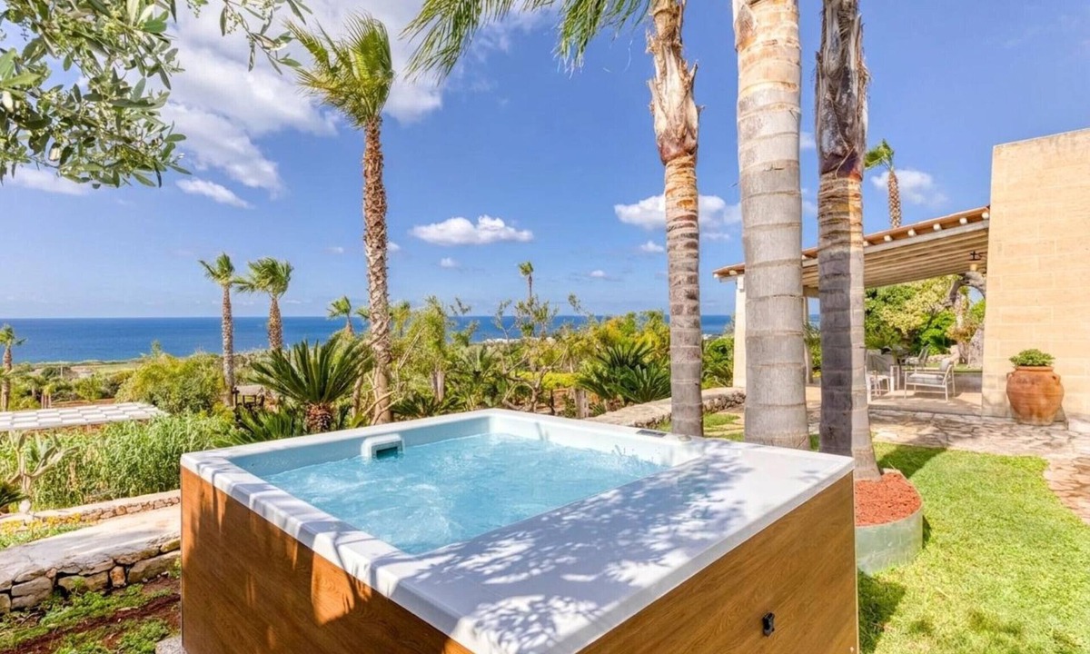 Torre Pali Villa | Child-friendly beach villa w/hot whirlpool & sea view