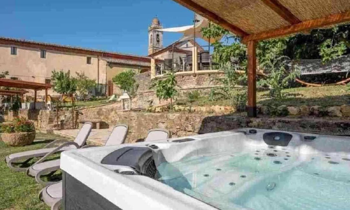 Volterra Hostel | Chiostro delle Monache Hostel Volterra