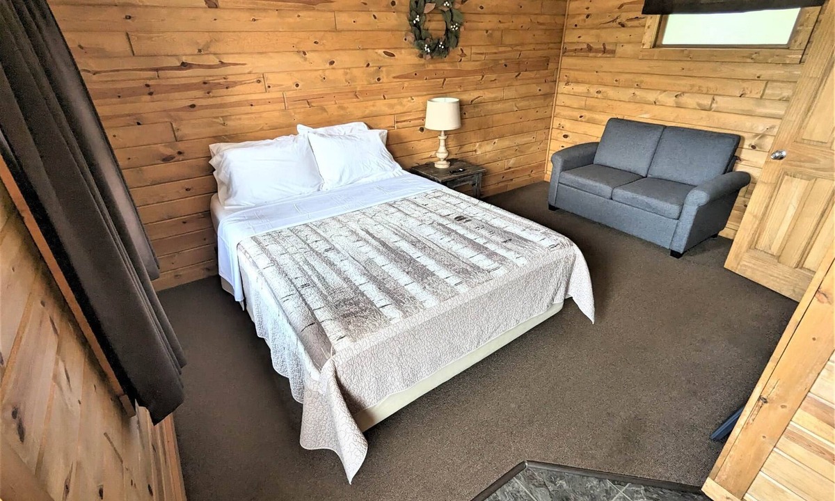 Hayward Apartment | Chip-Wa Lodging Room 1