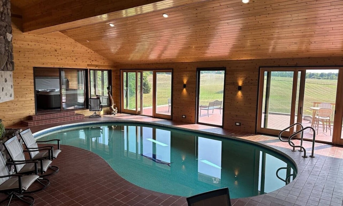 Upper Peninsula Michigan House | Chocolay Manor