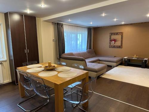 Vulcan Apartment | Chris Apart
